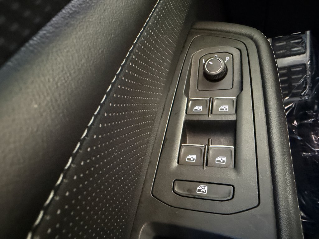 Used 2024 Volkswagen Atlas Cross Sport SEL R-Line w/ Adventure Package AWD/4WD image 29