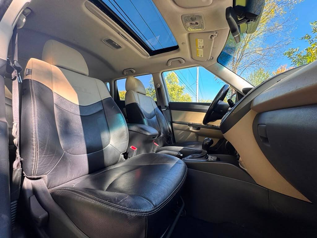 Used 2013 Kia Soul ! w/ Premium Pkg FWD image 13