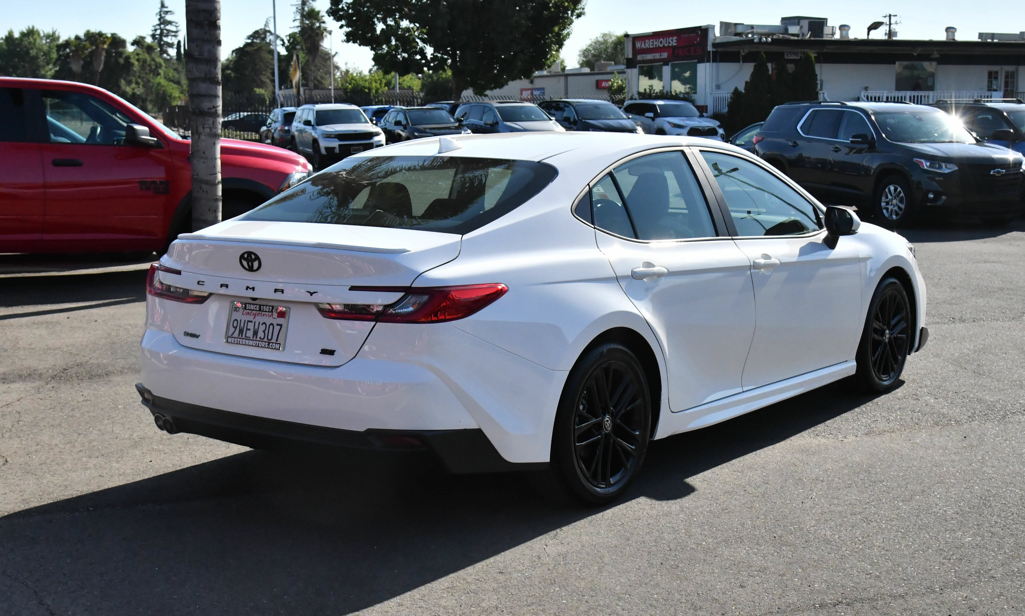 Used 2026 Toyota Camry SE FWD image 8
