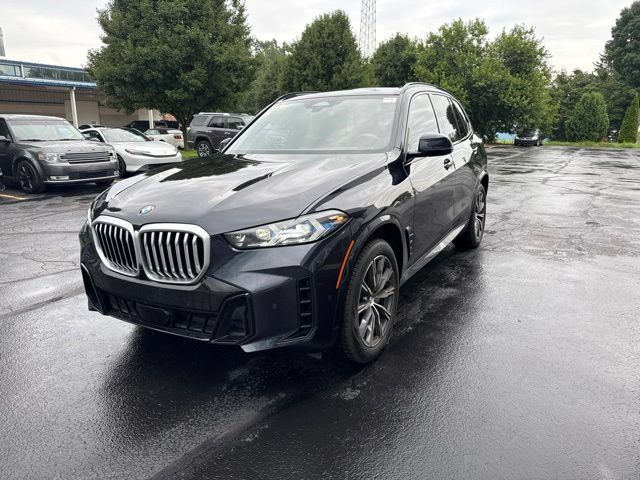 Used 2025 BMW X5 xDrive40i w/ M Sport Package AWD/4WD image 3