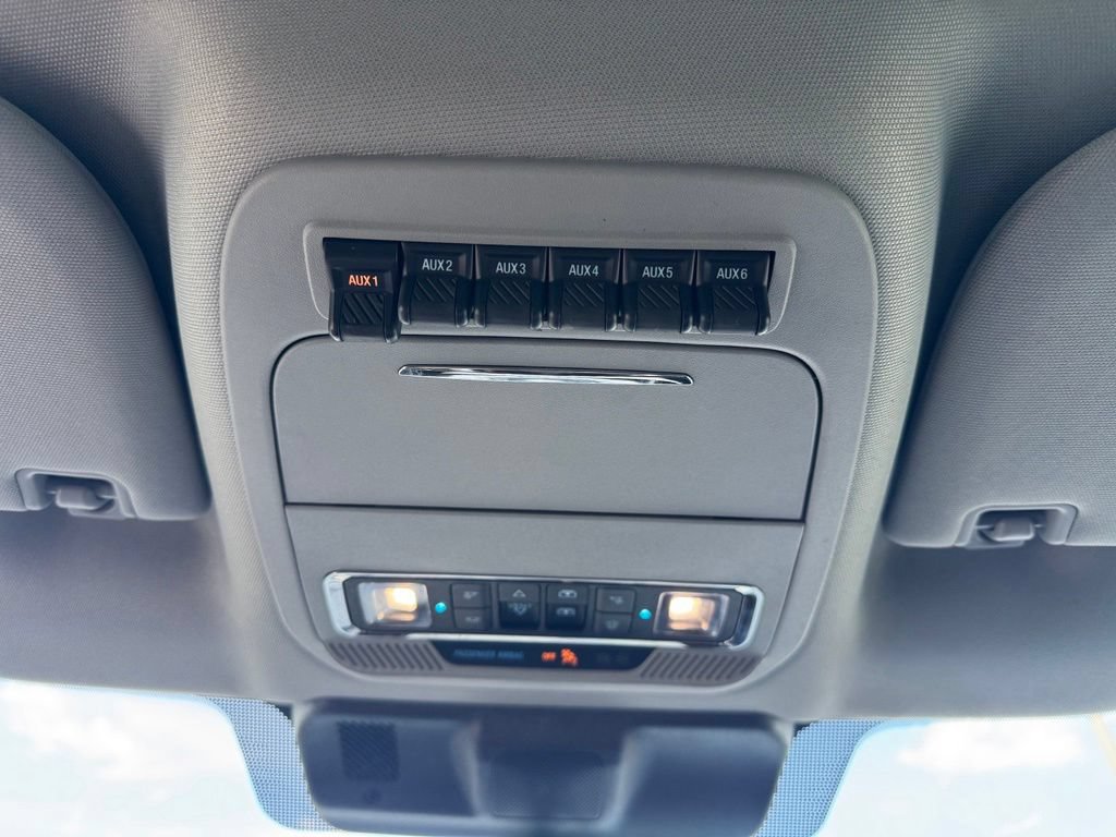 Used 2025 Ford F350 Lariat AWD/4WD image 22