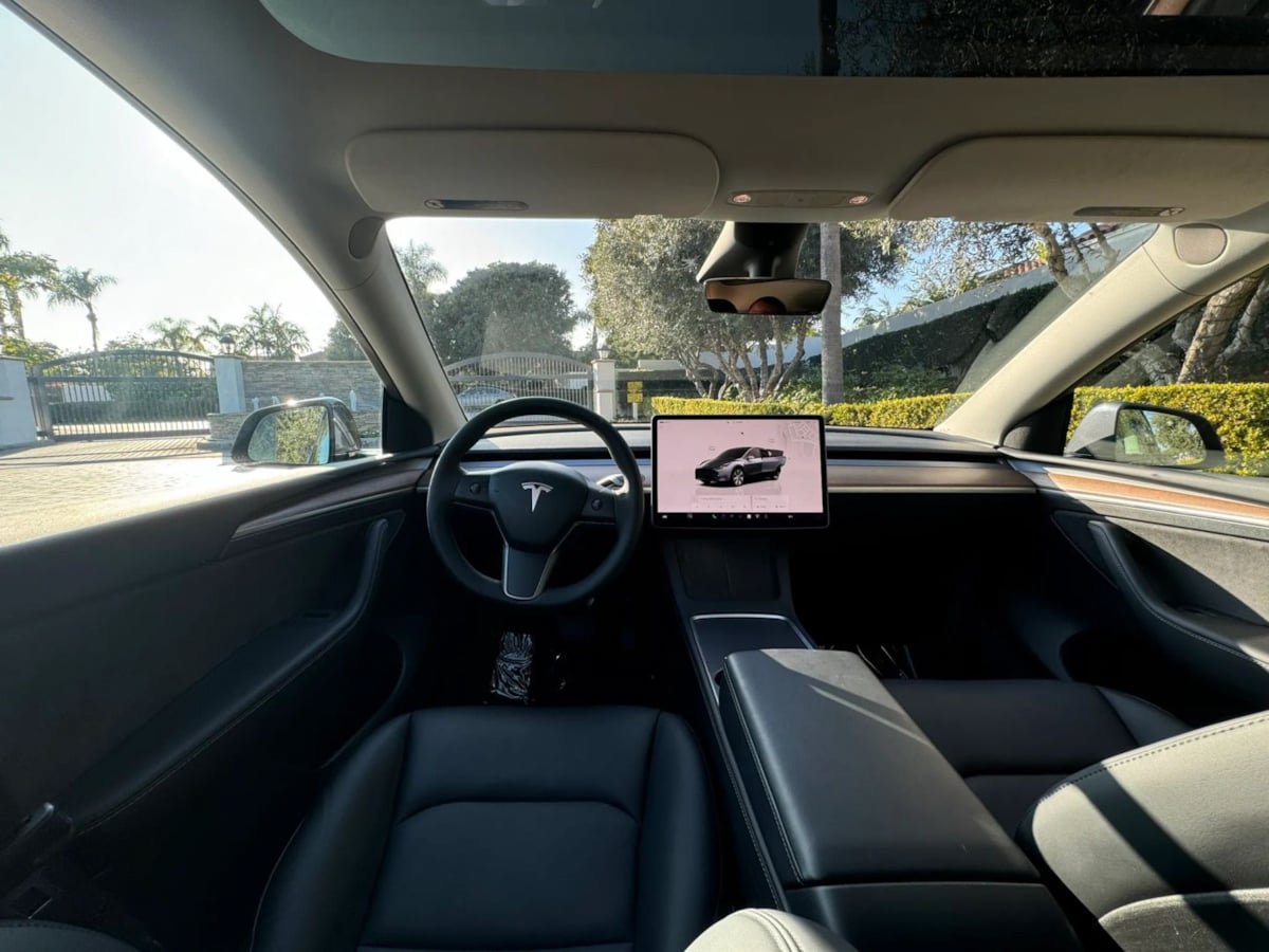 Used 2024 Tesla Model Y Long Range AWD/4WD image 24