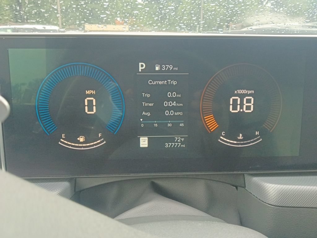 Used 2025 Hyundai Sonata SEL FWD image 2