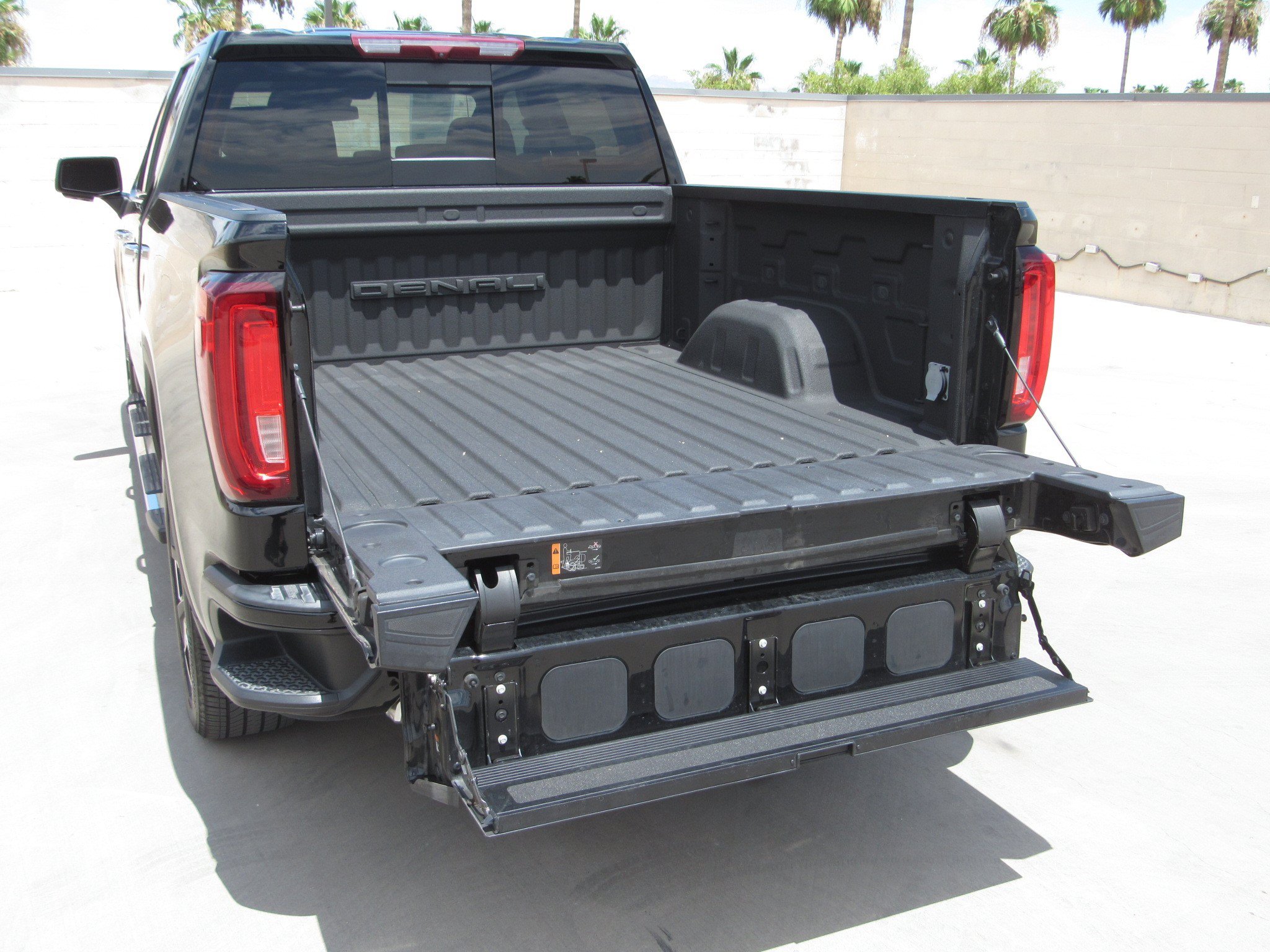 Used 2023 GMC Sierra 1500 Denali AWD/4WD image 8