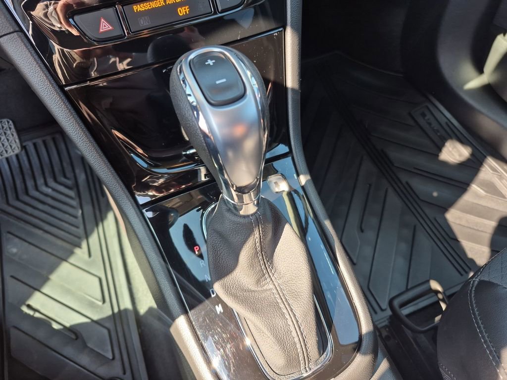 Certified 2022 Buick Encore Preferred w/ Safety Package image 19