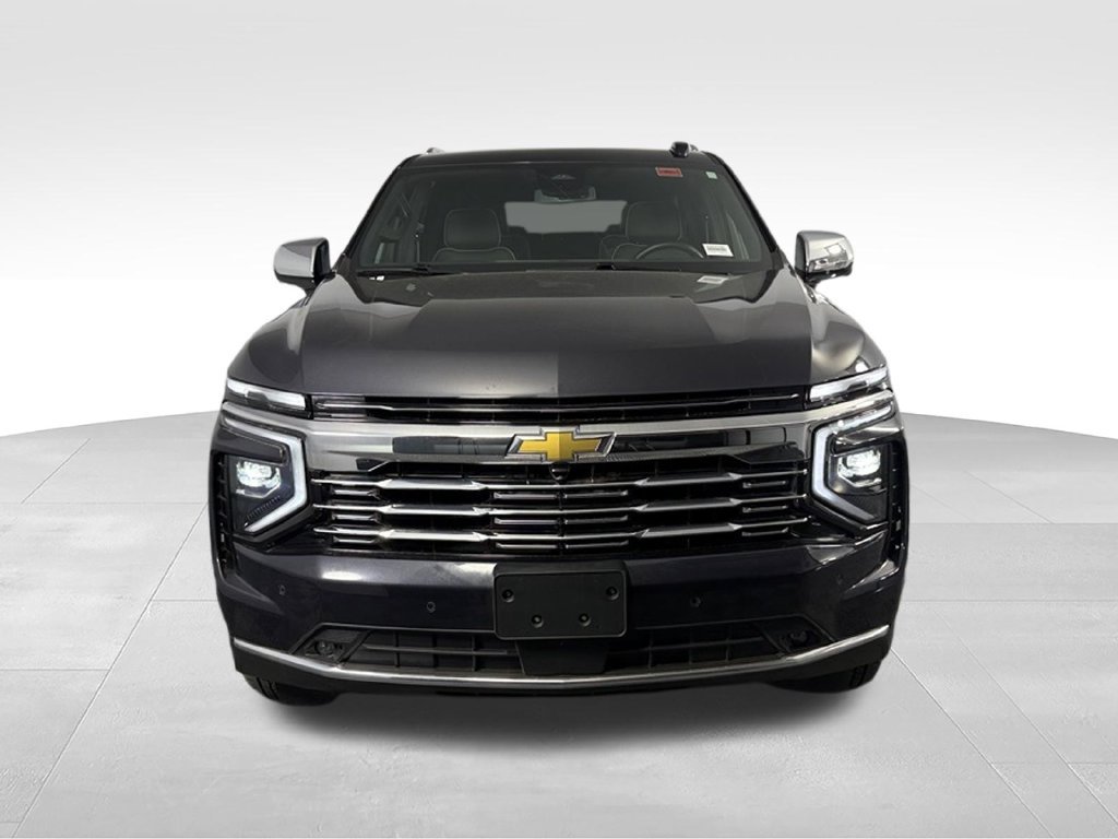 Used 2026 Chevrolet Suburban Premier AWD/4WD image 3