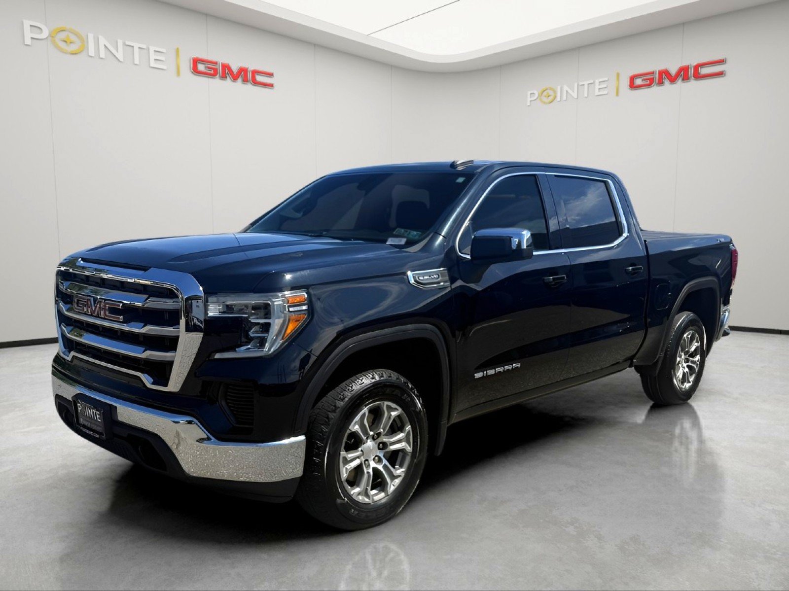 Used 2021 GMC Sierra 1500 SLE w/ X31 Off-Road Package AWD/4WD image 2
