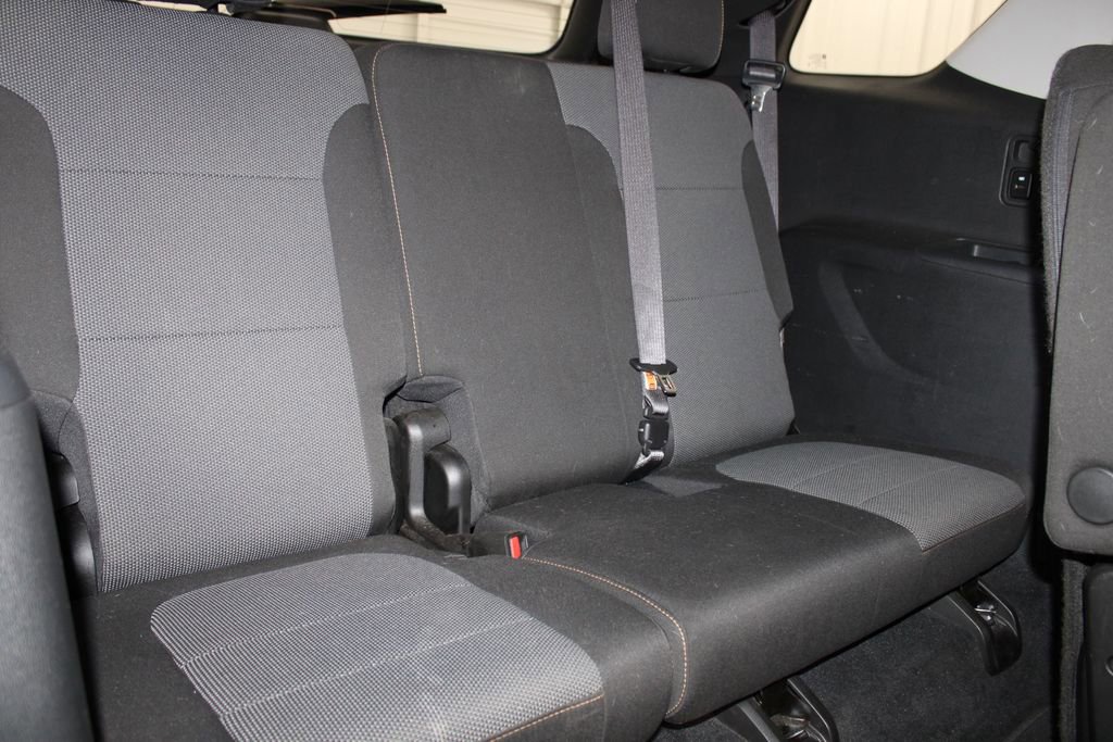 Used 2021 Chevrolet Traverse LT w/ LPO, Cargo Package image 24