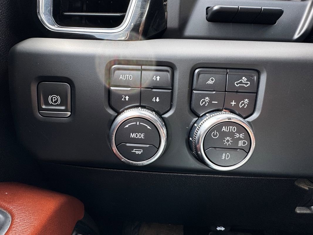 Used 2024 GMC Sierra 3500 Denali Ultimate AWD/4WD image 15