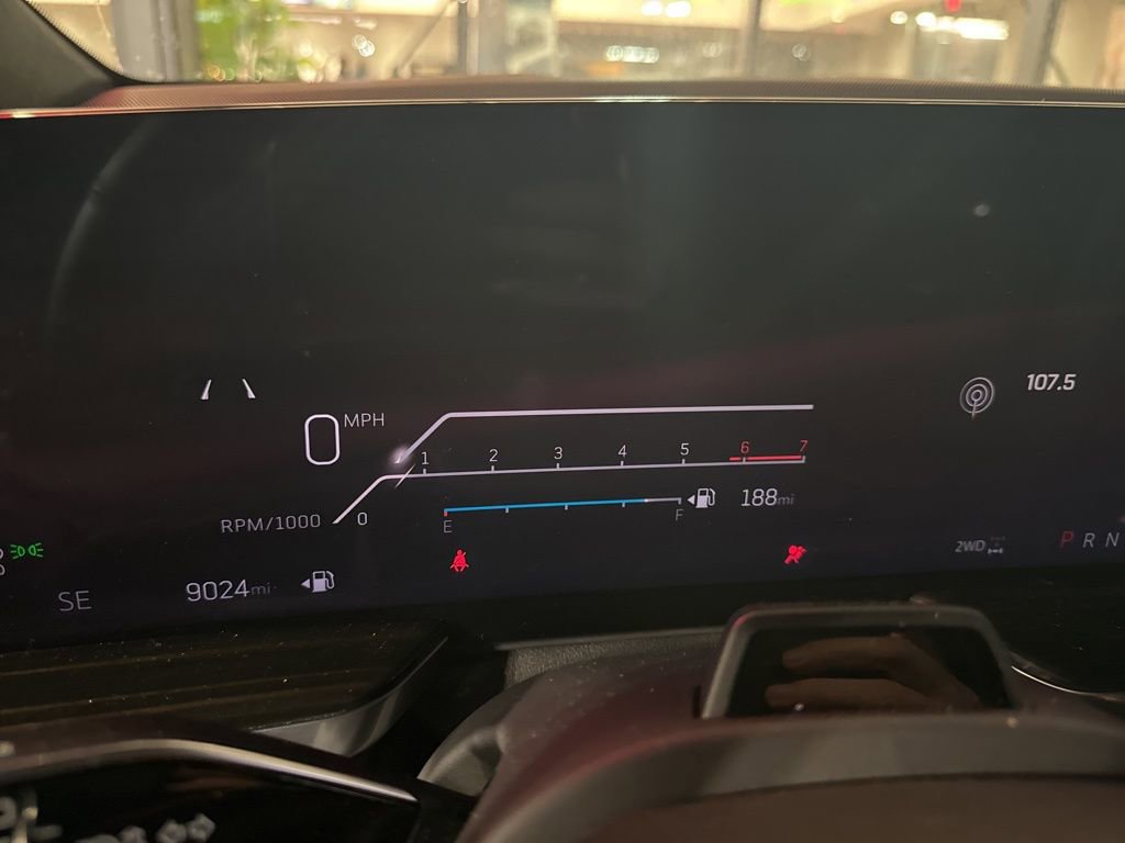 Used 2025 Cadillac Escalade Premium Luxury image 8