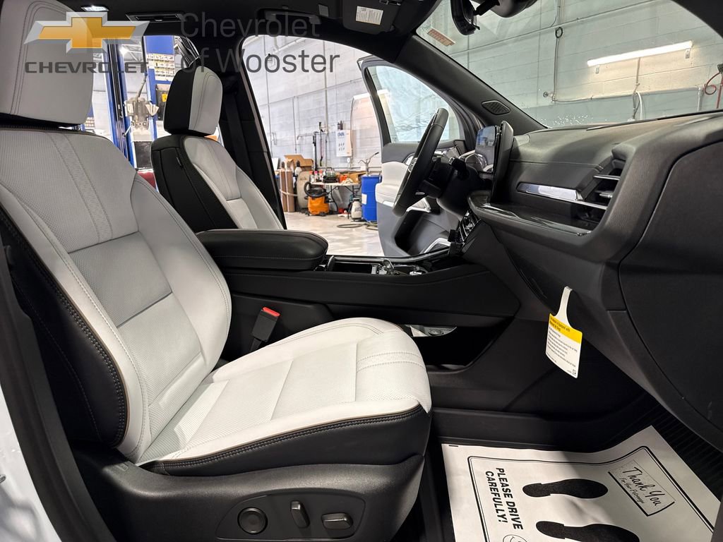 New 2026 Chevrolet Traverse High Country w/ LPO, Floor Liner Package image 29