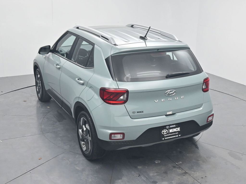 Used 2025 Hyundai Venue SEL image 57