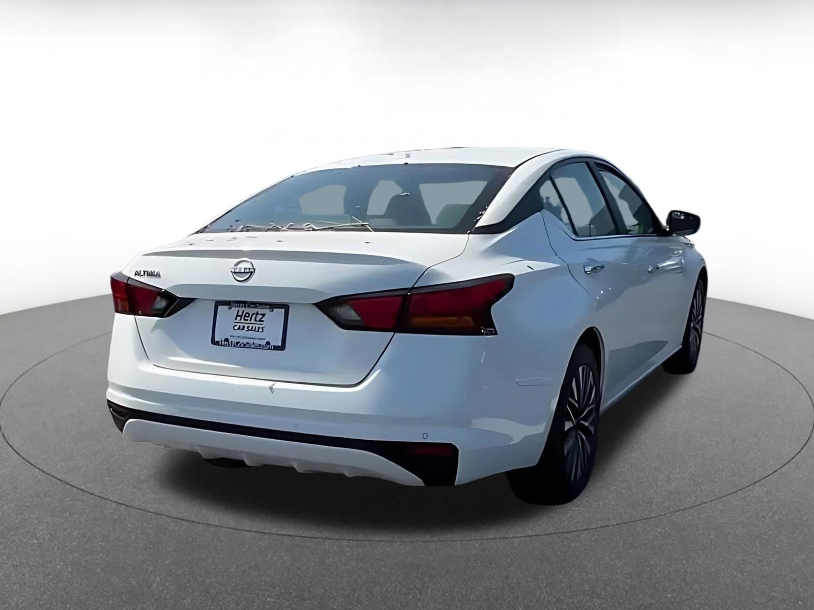 Used 2025 Nissan Altima 2.5 SV FWD image 7