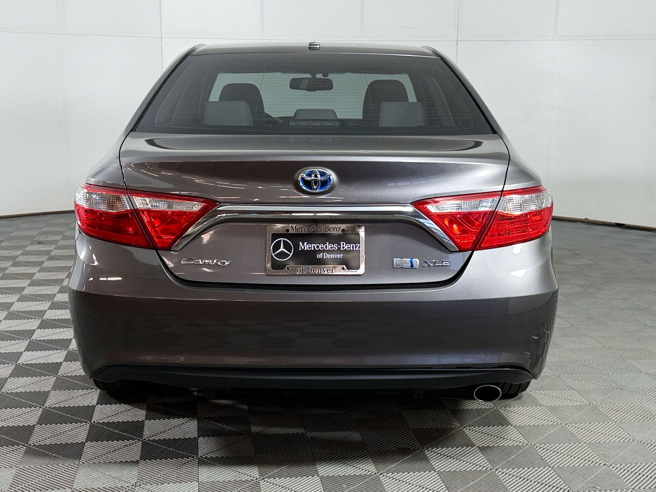 Used 2015 Toyota Camry XLE w/ Moonroof Package FWD image 10