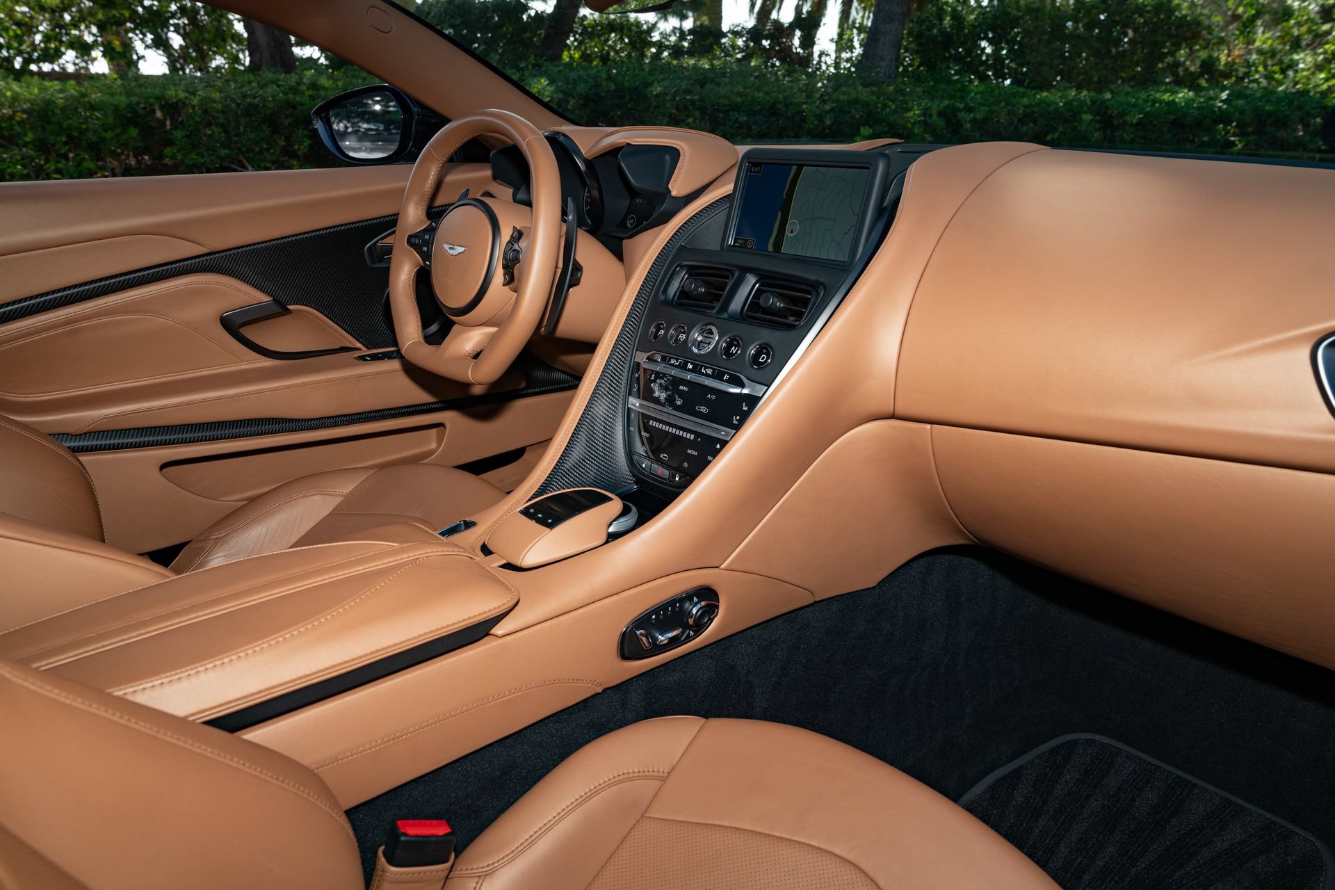 Used 2020 Aston Martin DBS Superleggera RWD image 11