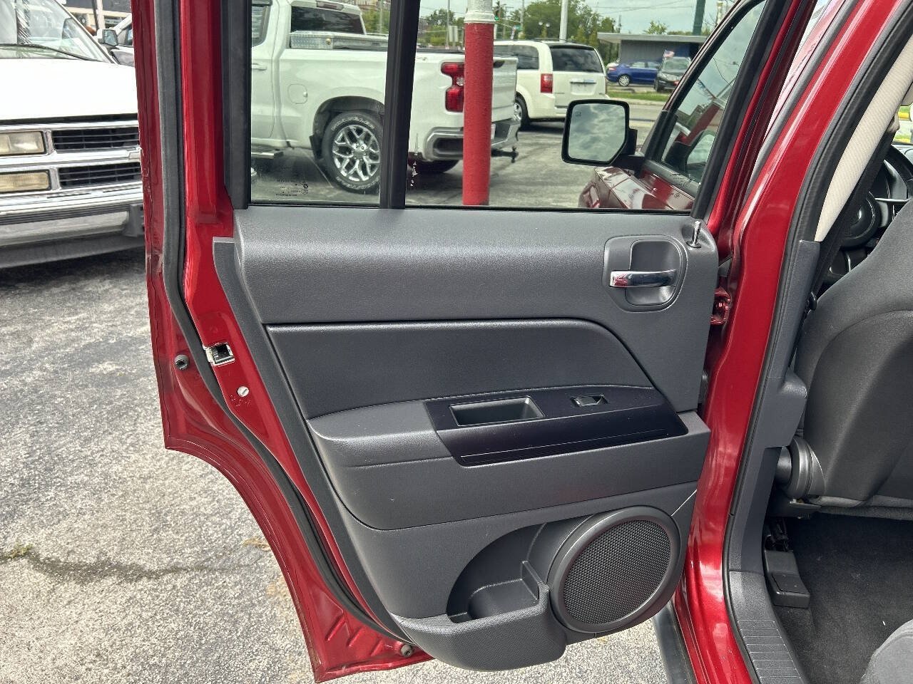 Used 2012 Jeep Patriot Latitude w/ Sun/Sound Group AWD/4WD image 14