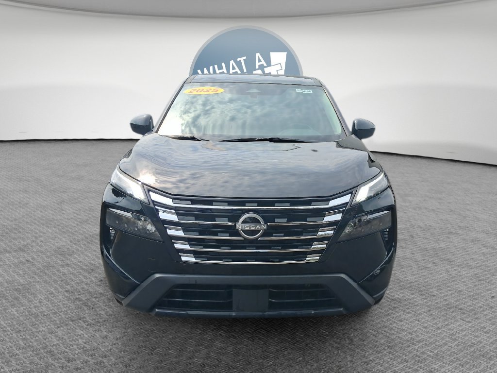 Used 2025 Nissan Rogue SV FWD image 9