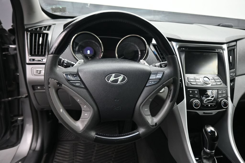 Used 2013 Hyundai Sonata Limited w/ Premium Pkg FWD image 15