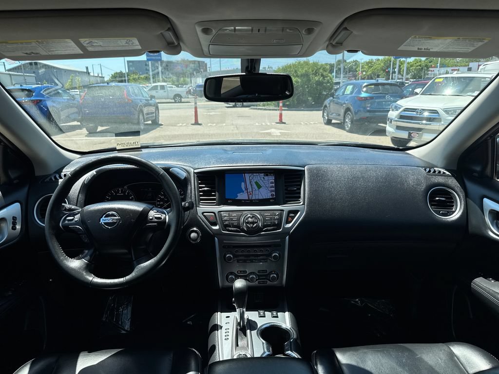Used 2018 Nissan Pathfinder SL w/ Midnight Edition Package AWD/4WD image 13