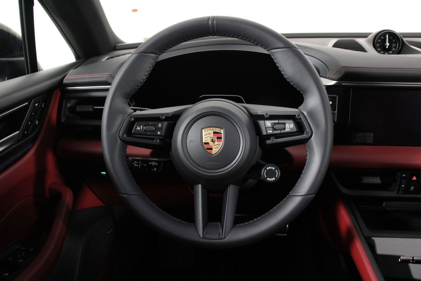 New 2026 Porsche Macan 4S Electric image 12