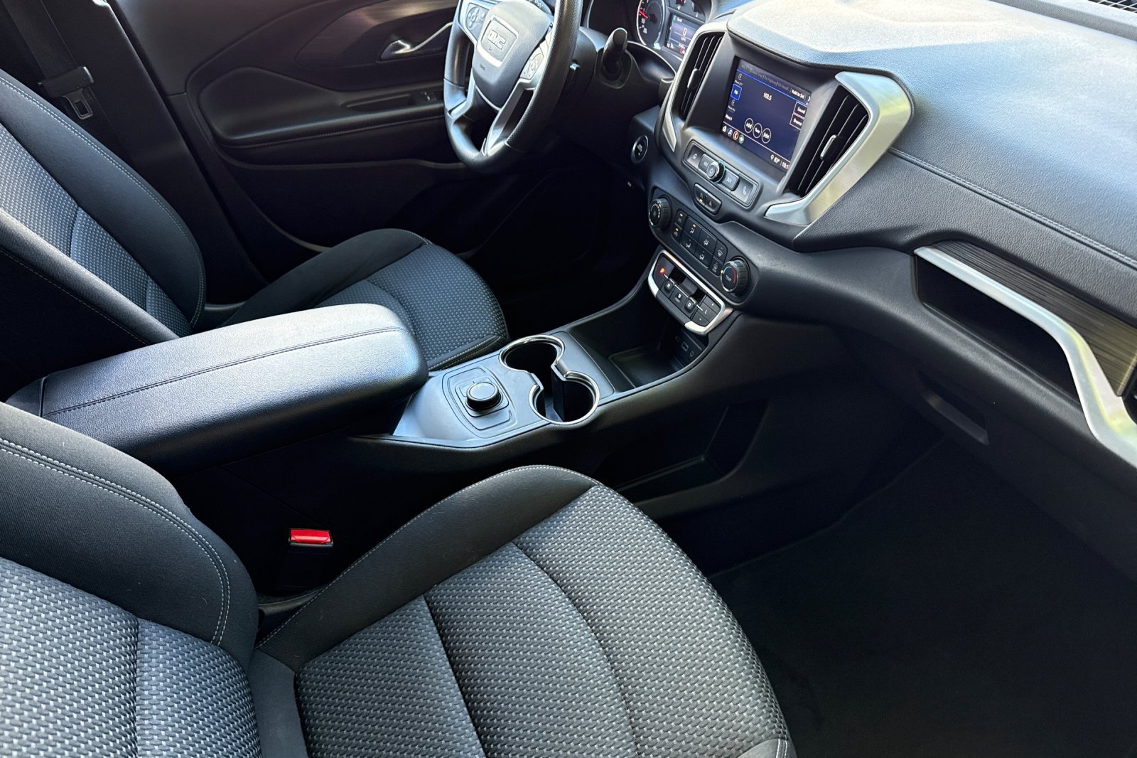 Used 2024 GMC Terrain SLE FWD image 20