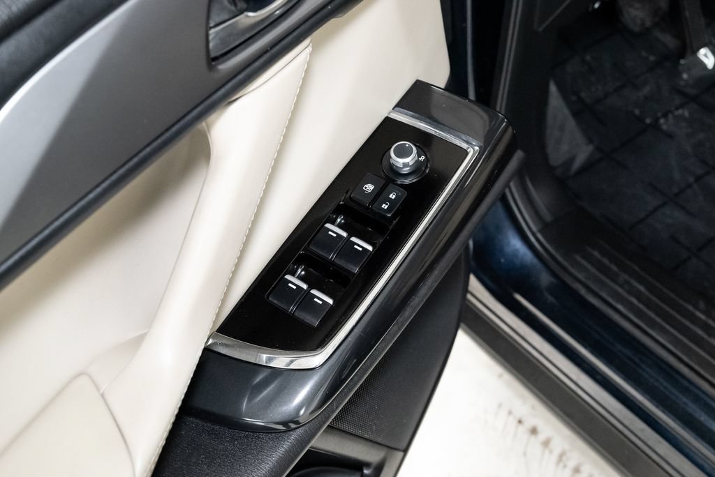 Used 2018 MAZDA CX-9 Touring AWD/4WD image 10