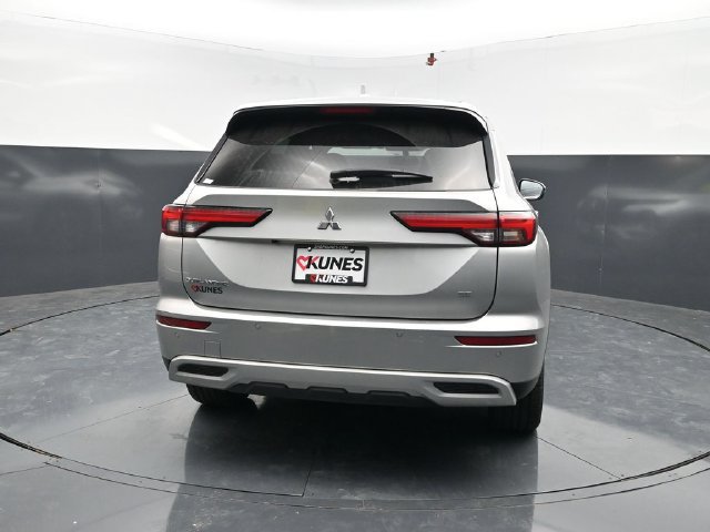 Used 2024 Mitsubishi Outlander SE FWD image 8