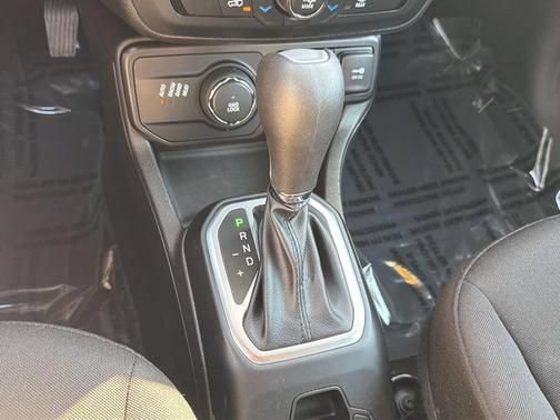 Used 2021 Jeep Renegade Sport AWD/4WD image 15
