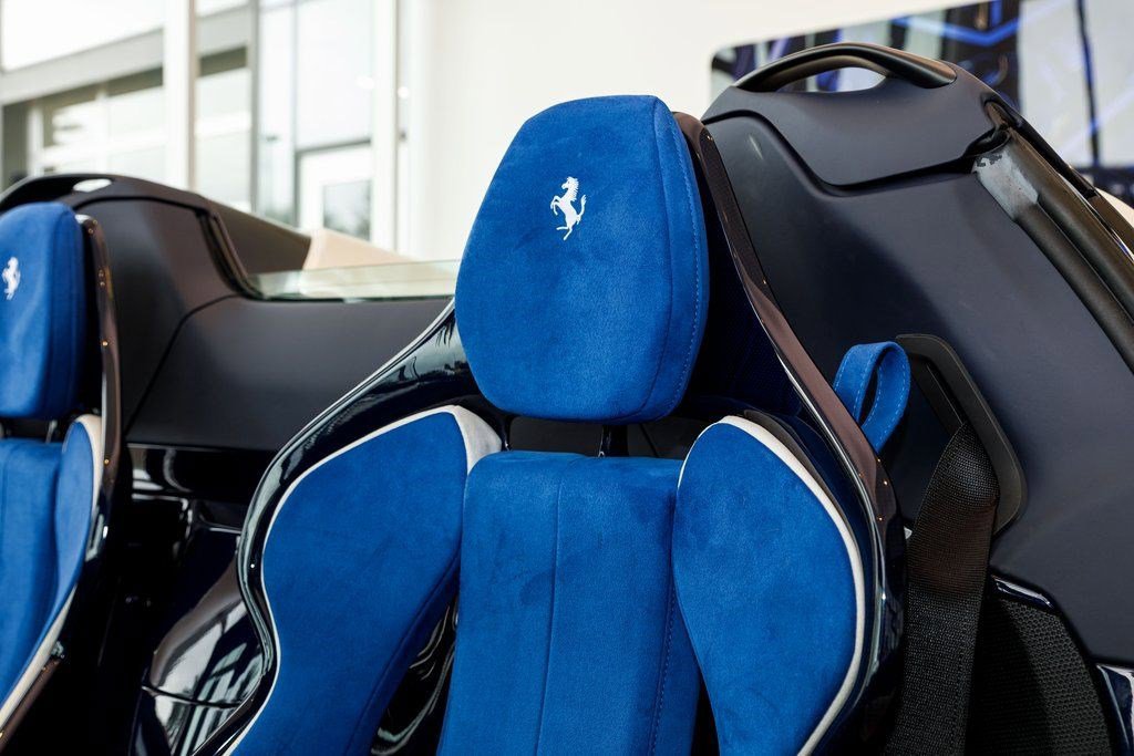 Used 2022 Ferrari SF90 Spider image 31