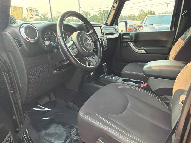 Used 2013 Jeep Wrangler Unlimited Sahara w/ Connectivity Group AWD/4WD image 16