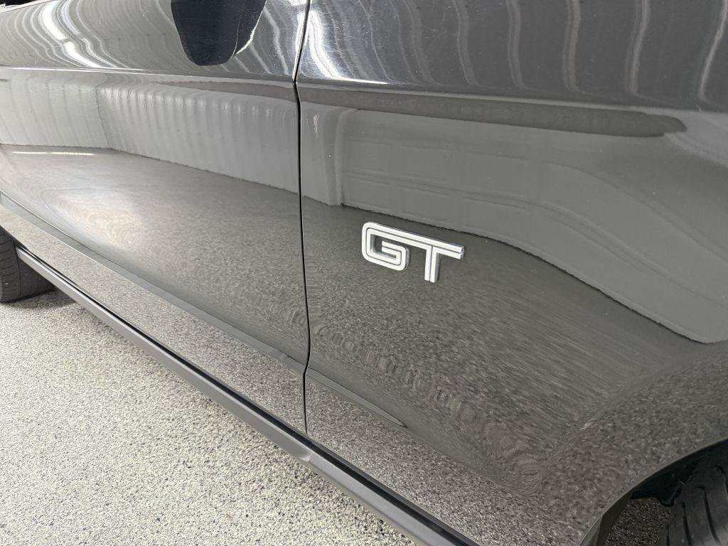 Used 2010 Ford Mustang GT RWD image 14