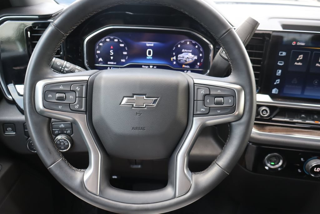 Used 2023 Chevrolet Silverado 1500 RST AWD/4WD image 6