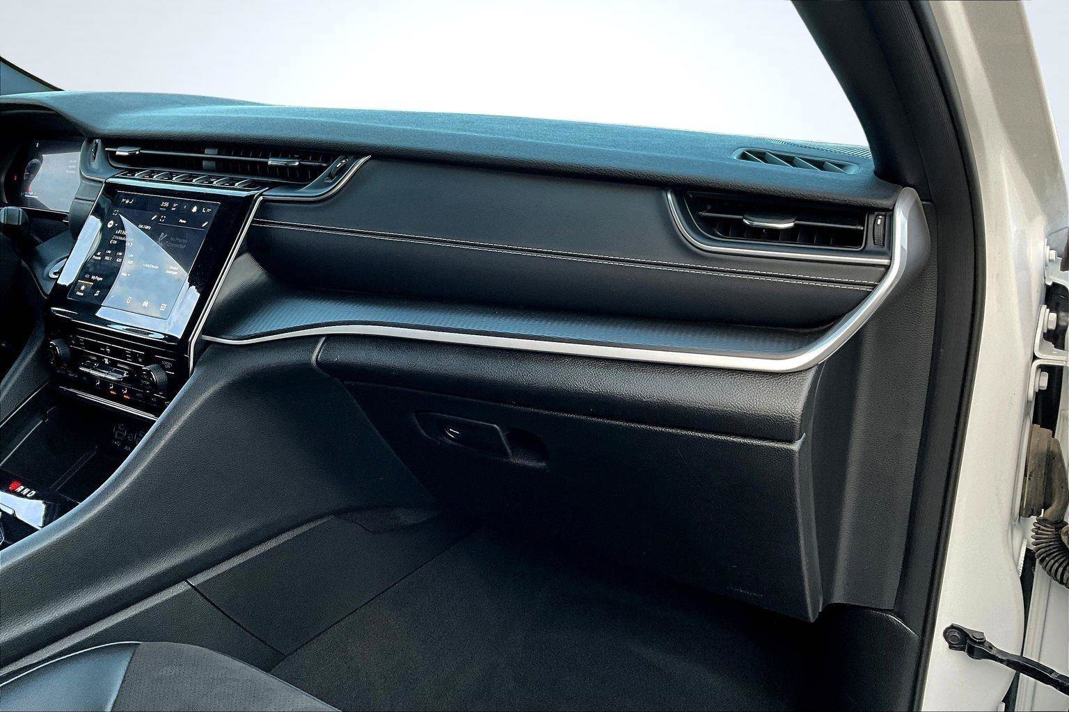 Used 2023 Jeep Grand Cherokee Altitude image 17