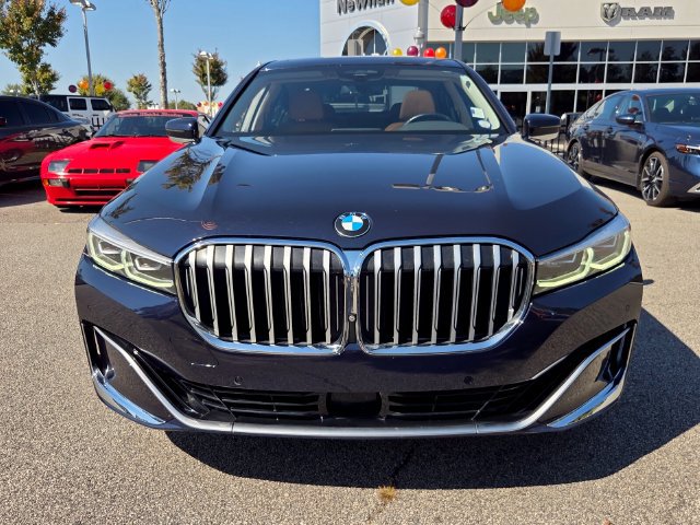 Used 2020 BMW 740i xDrive AWD/4WD image 2