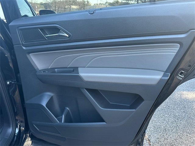 Used 2023 Volkswagen Atlas SE w/ Panoramic Sunroof Package image 34