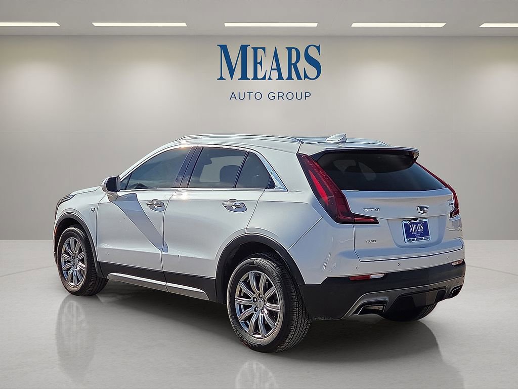 Used 2020 Cadillac XT4 Premium Luxury image 3