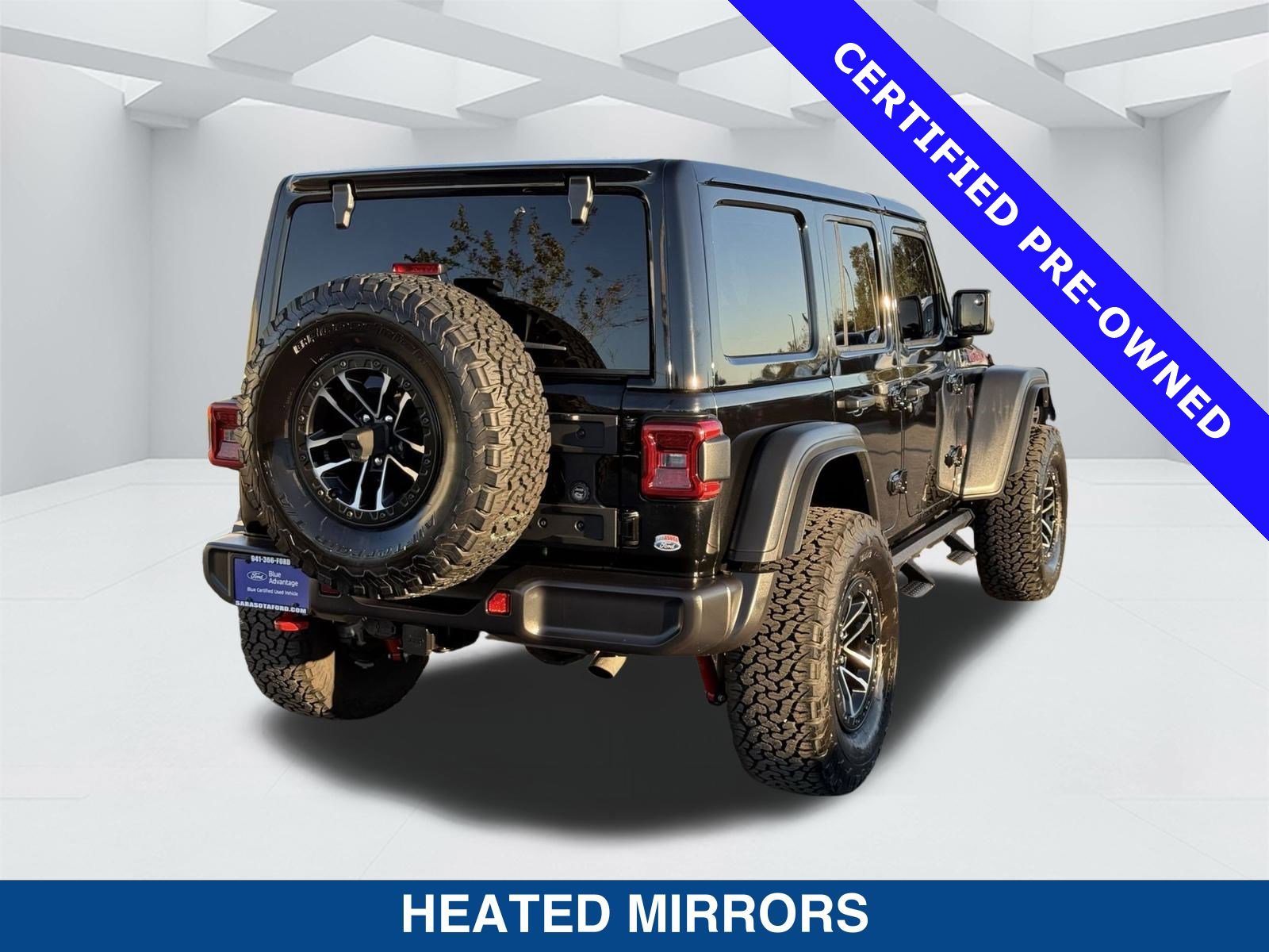 Used 2024 Jeep Wrangler Unlimited Rubicon w/ XTREMEE 35" Tire Package image 4