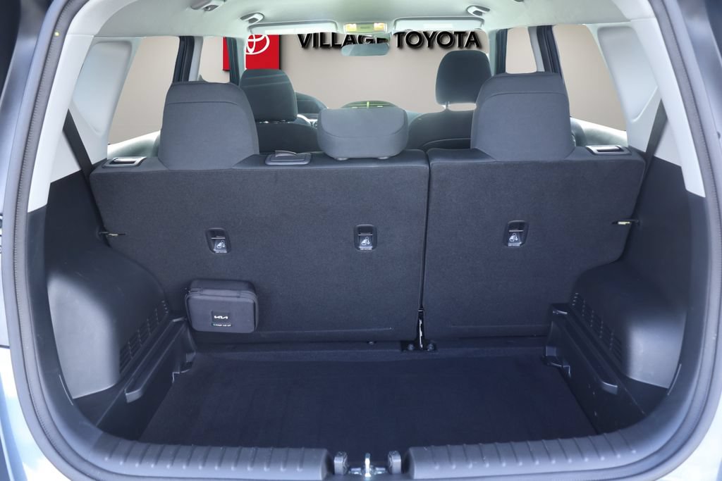 Used 2025 Kia Soul LX w/ LX Technology Package FWD image 17