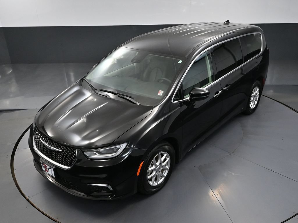 Used 2024 Chrysler Pacifica Touring-L FWD image 49