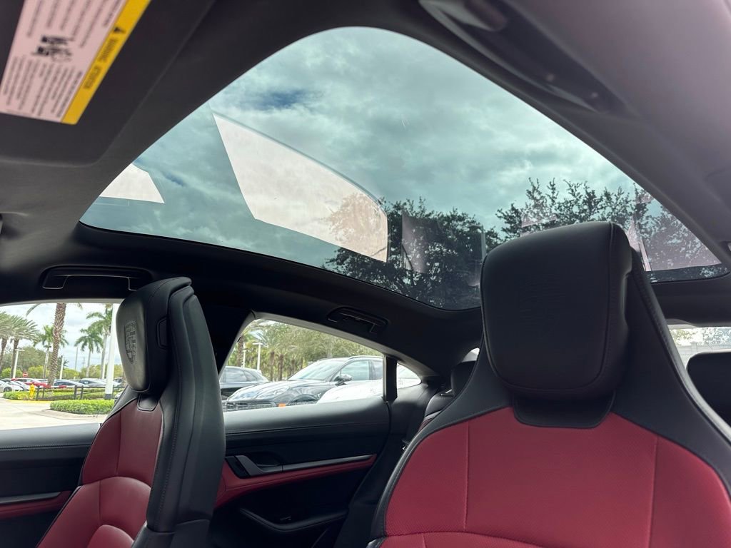 Used 2025 Porsche Taycan image 23