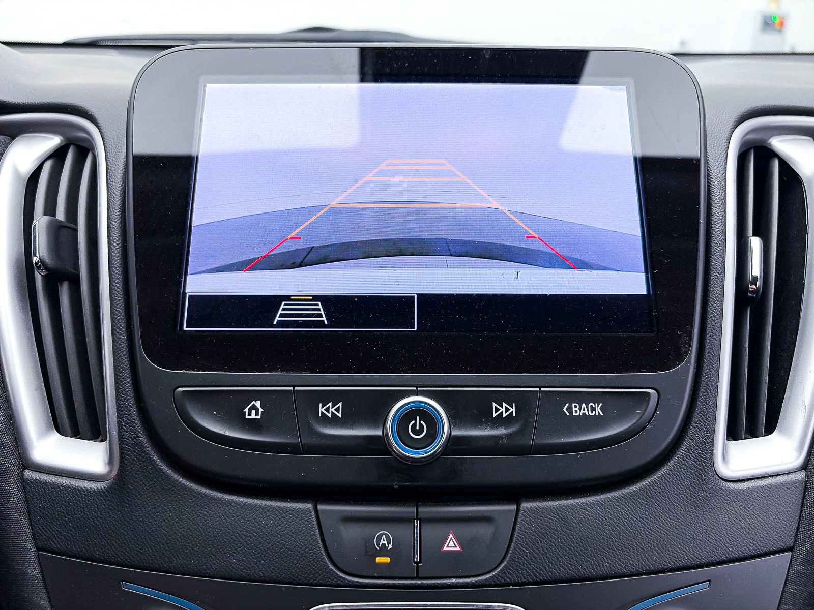 Used 2025 Chevrolet Malibu LS image 4