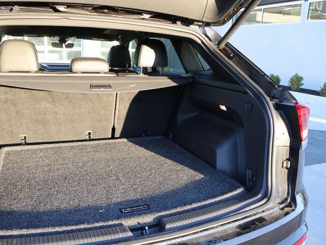 Used 2022 Volkswagen Atlas Cross Sport SEL R-Line image 16