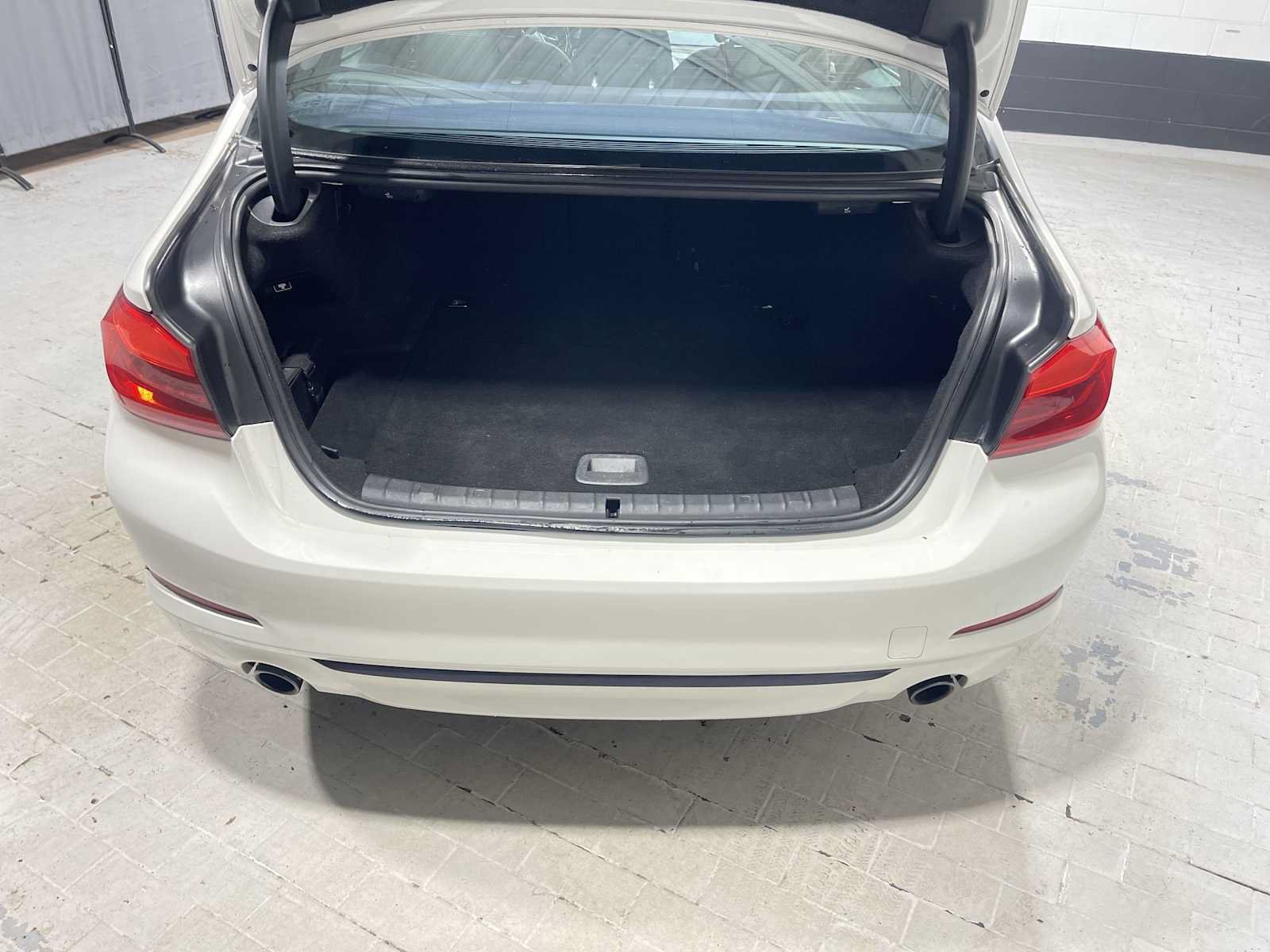 Used 2018 BMW 530e xDrive AWD/4WD image 19