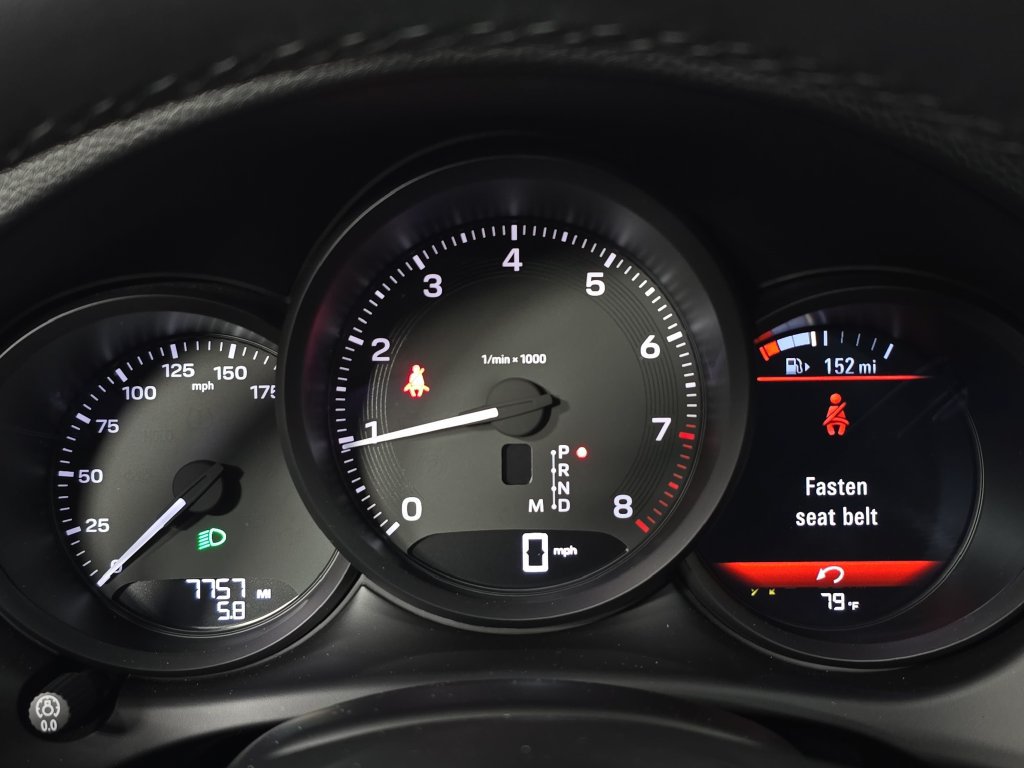 Certified 2026 Porsche Macan AWD/4WD image 15