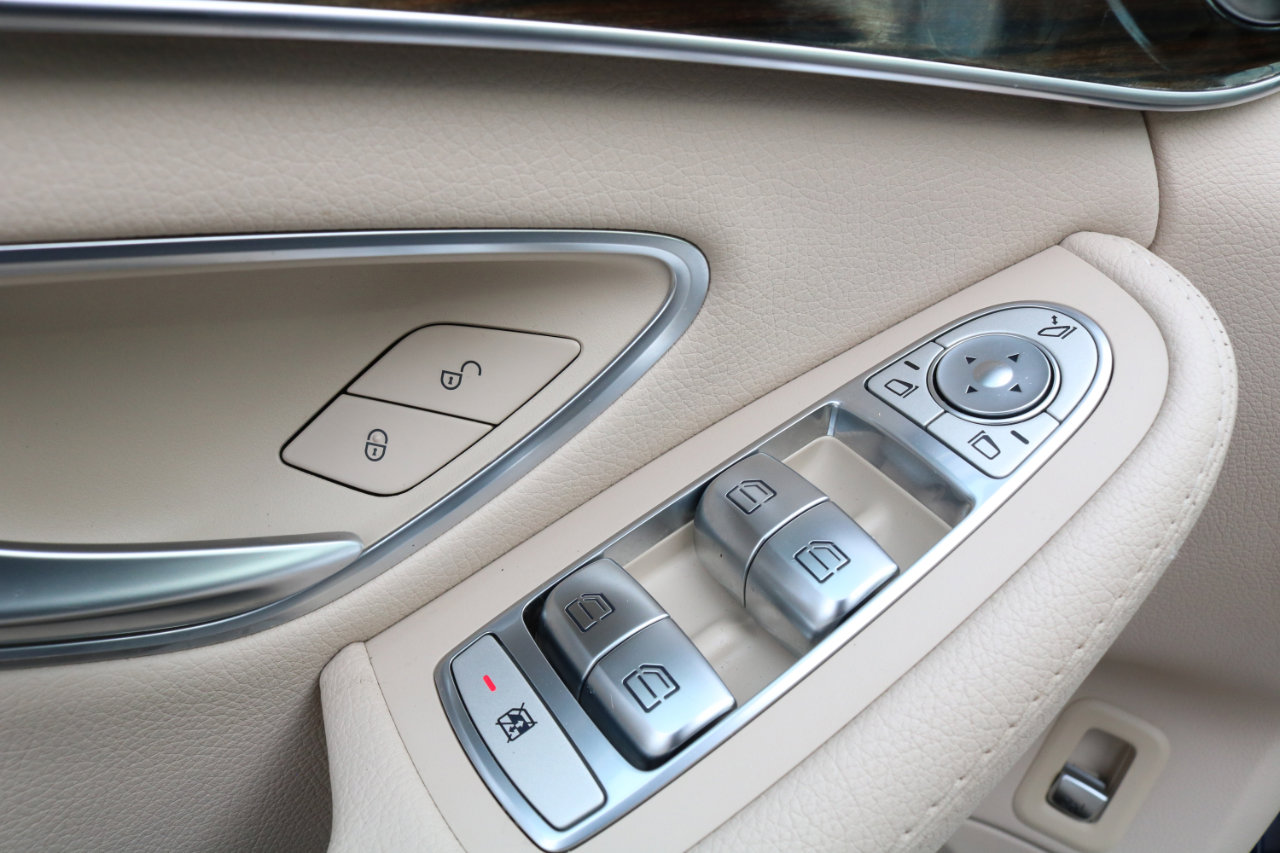 Used 2017 Mercedes-Benz C 300 4MATIC Sedan image 20