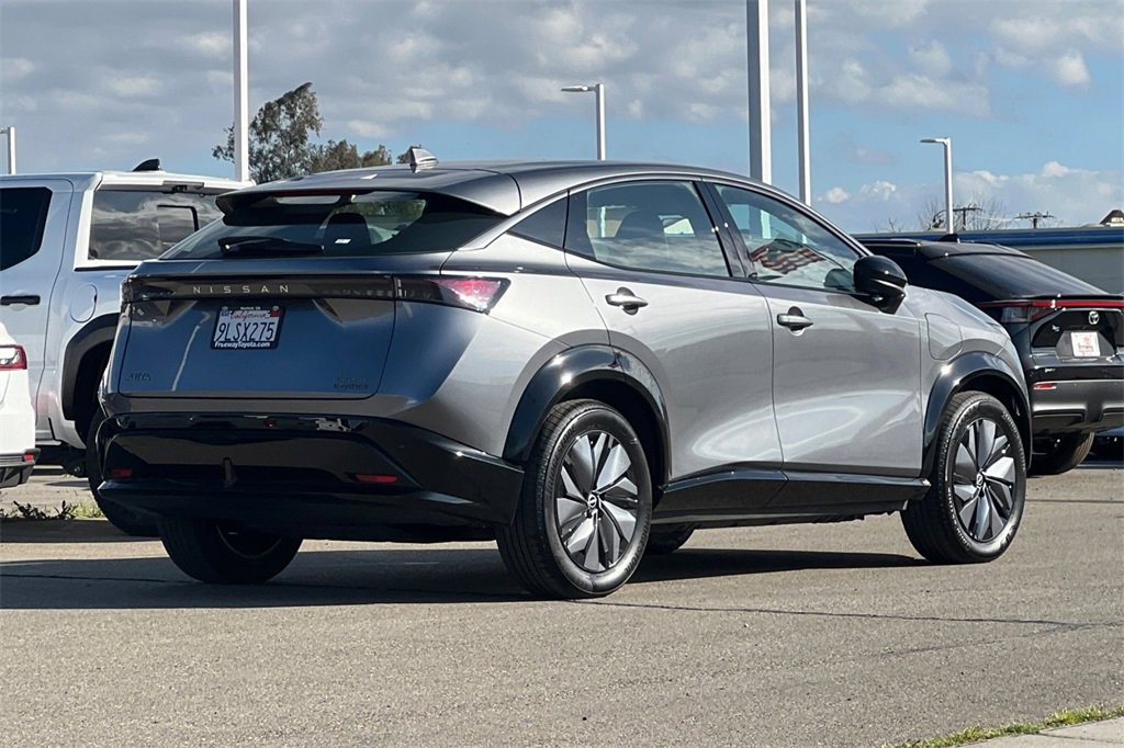 Used 2023 Nissan Ariya AWD image 5