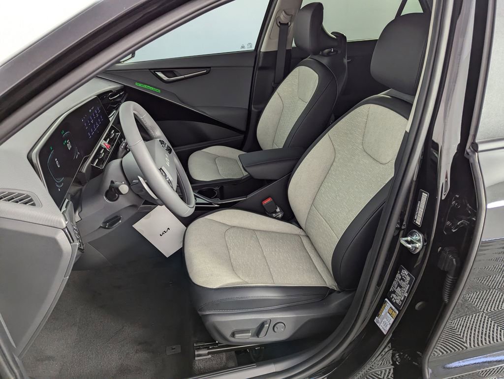 New 2025 Kia Niro SX image 12