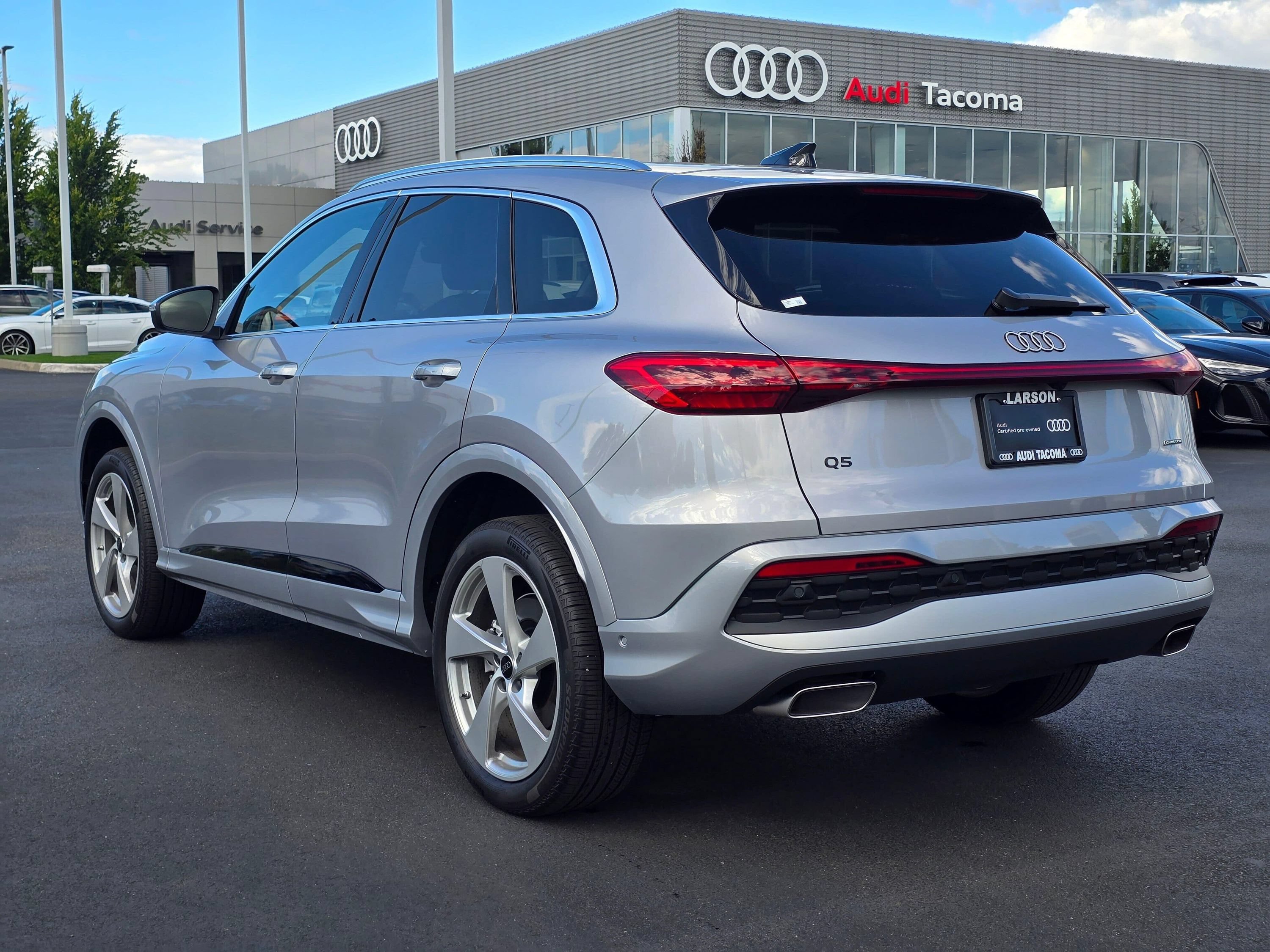 Used 2020 Audi Q8 Prestige w/ Prestige Package AWD/4WD image 3