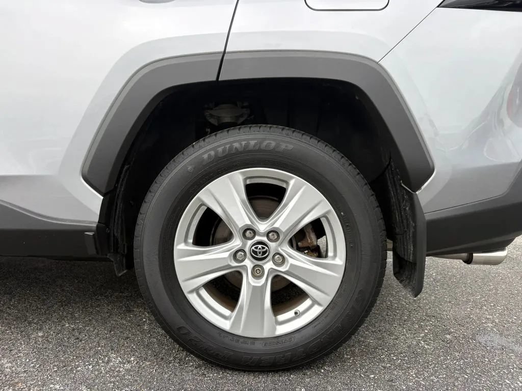 Used 2019 Toyota RAV4 XLE w/ Convenience Package AWD/4WD image 27