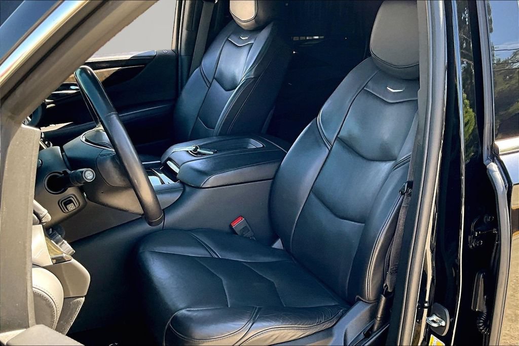 Used 2020 Cadillac Escalade Platinum AWD/4WD image 20